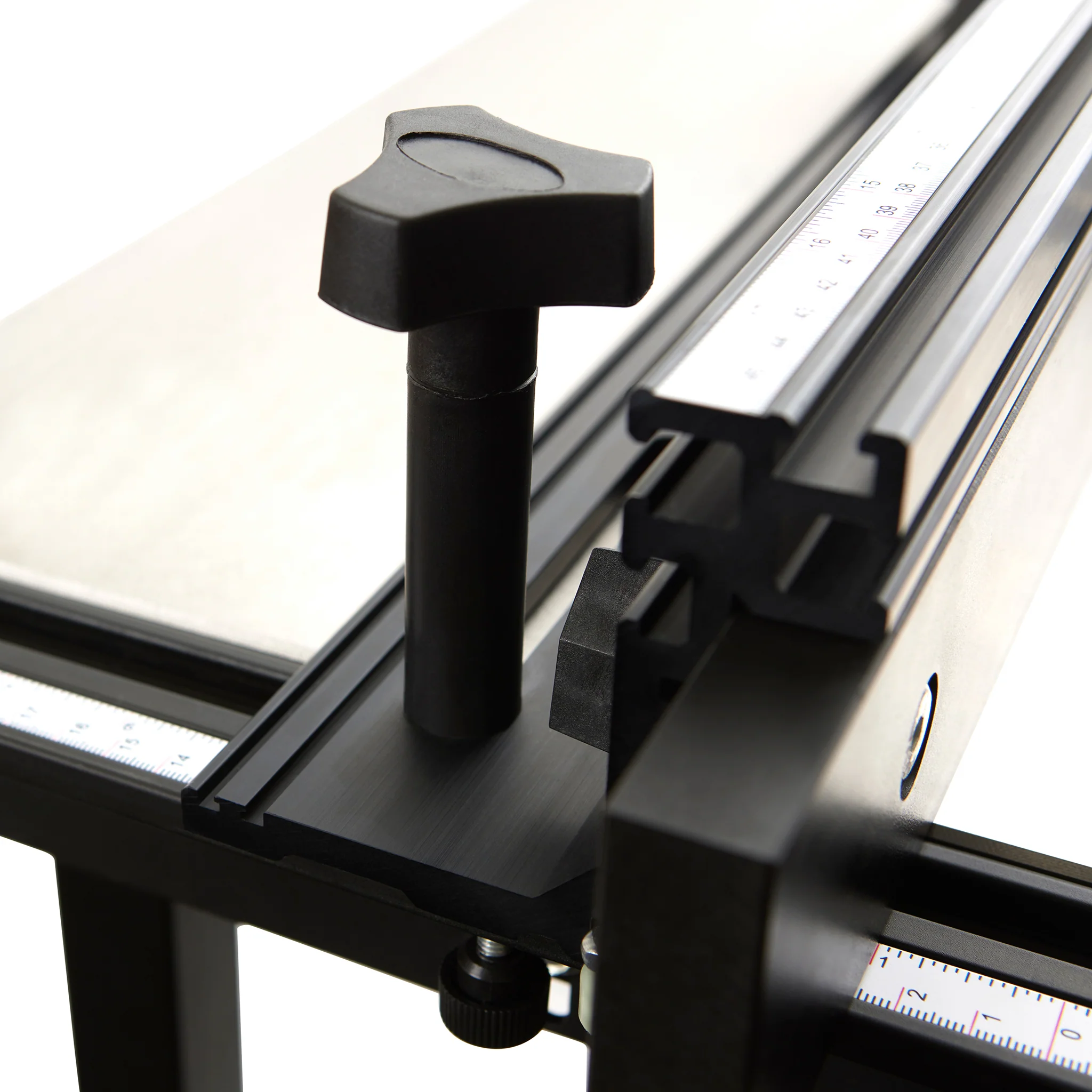 Cast Router Table - R20 Electronic Lift and Motor with Speed Control NVR Switch - Image 12
